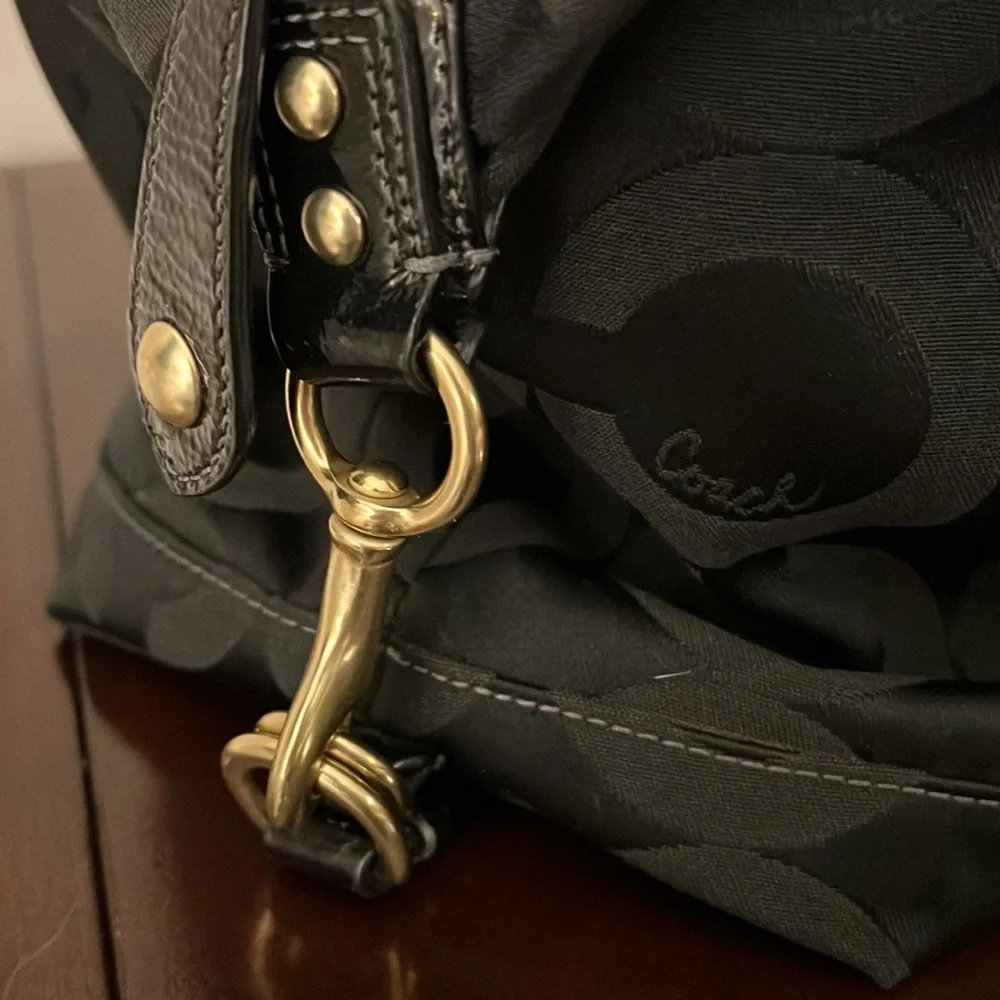 Coach - Picture 5 of 16